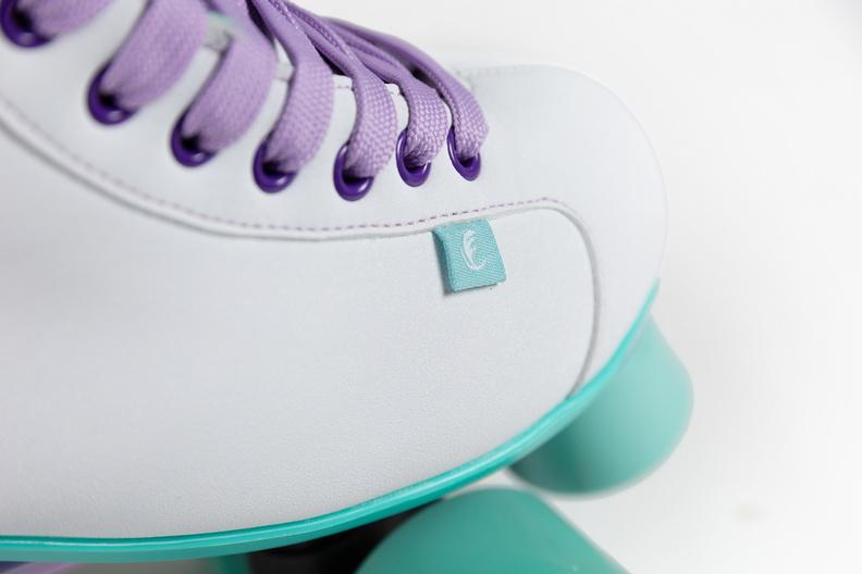 Chaya Melrose White/Teal Roller Skates